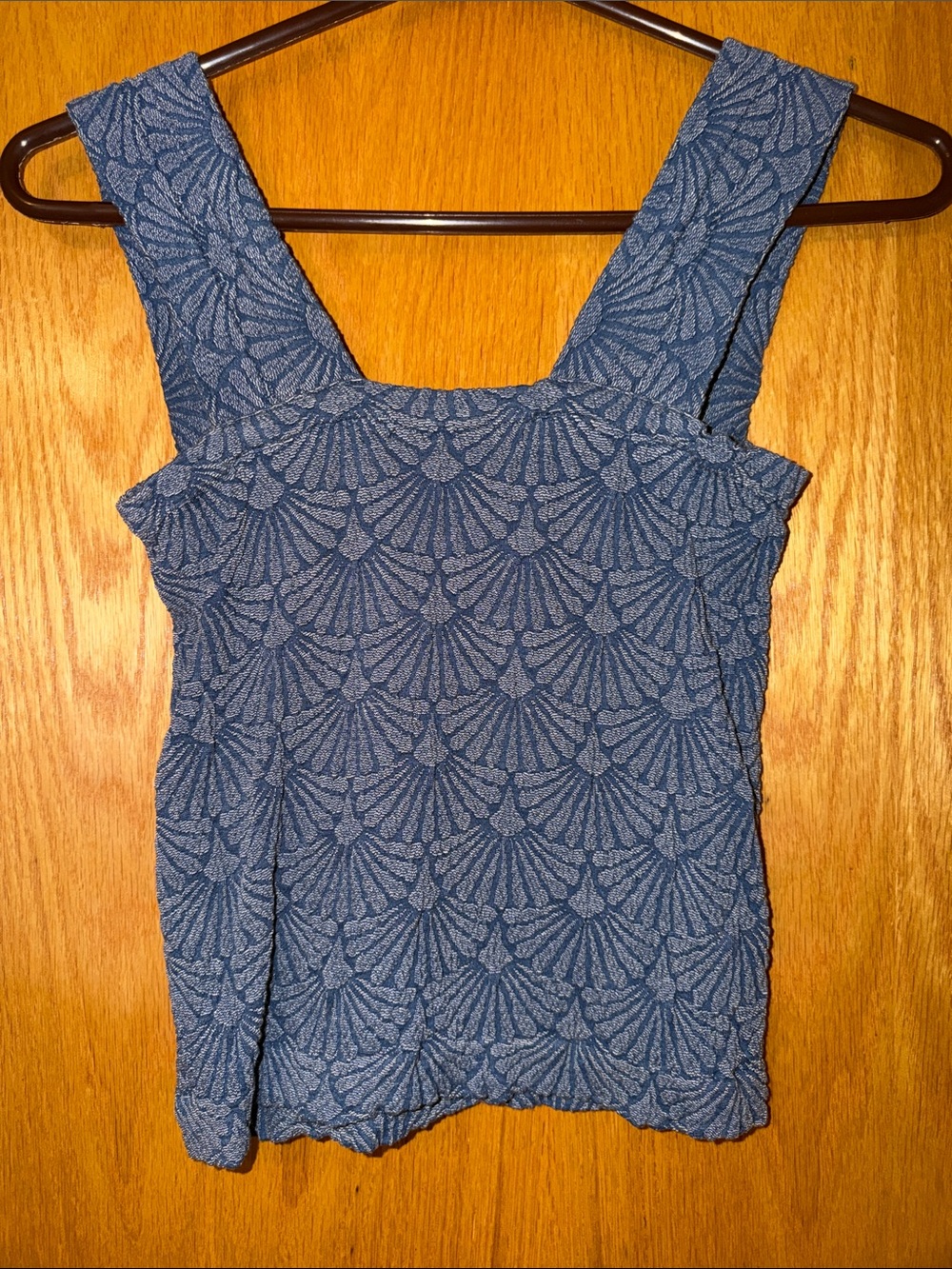 Blue Textured Shell Tank Top - Picture 3 of 3